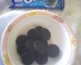 A picture of step 1 of Oreo Dessert.