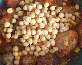 Foto del paso 6 de la receta: Garbanzos con conejo y calabacín