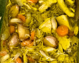 Foto del paso 2 de la receta: Pollo escabechado