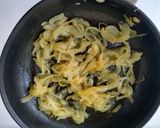 Foto del paso 1 de la receta: Tortilla de patatas con queso de cabra y cebolla caramelizada