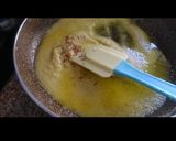 A picture of step 3 of Banana Suji Sheera.