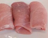 A picture of step 2 of Involtini di vitello, scamorza e prosciutto - veal rolls.