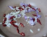 Foto langkah ke 2 dari resep Tumis Cumi Buncis Wortel.