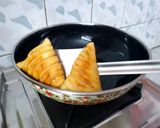 चाइनीज पट्टी समोसा (Chinese patti samosa recipe in Hindi) रेसिपी चरण 14 फोटो