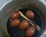 Foto langkah ke 8 dari resep Telur Pindang Coklat.