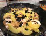 Foto del paso 2 de la receta: Pollo al ananá y pasas de uva agridulce con arroz !mmmmm riquísimo 😋