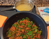 Foto del paso 1 de la receta: Pasta gratinada con salsa de carne y espinacas
