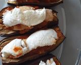 Une image de l'étape 7 de Aubergines au four farcies à la sauce tomates /escalope / mozza.