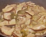 A picture of step 3 of Spaghetti with Porcini Mushrooms.
