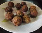 A picture of step 4 of Vegetable kofta in red gravy with mint naan.