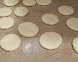 A picture of step 4 of Konday or meethi tikkiya.