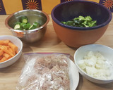Foto del paso 1 de la receta: Pollo con vegetales al horno