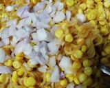 A picture of step 3 of Soupy corn maggi.