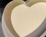 Une image de l'étape 18 de Gâteau-miroir en forme de cœur 3D, fourré à la fraise et à la mousse à la vanille.