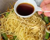 A picture of step 3 of Vegetable Stir-Fried Noodles (蔬菜炒面).