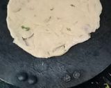 A picture of step 4 of Onion paratha.