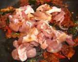 รูปขั้นตอนการทำที่ 3 ของ ผัดพริกแกงหน่อไม้ไก่(สูตรไม่ใส่กะทิ)