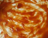Foto langkah ke 4 dari resep Chili-CheeseDog Pizza.