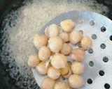 A picture of step 2 of Chilli chana fry(chik peas).