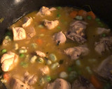 Foto del paso 3 de la receta: Pollo con habas y guisantes (receta de aprovechamiento)
