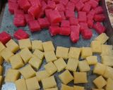 Foto langkah ke 3 dari resep Cenil merah putih.