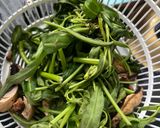 Foto langkah ke 1 dari resep Kangkung Terasi Jamur.
