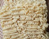 A picture of step 1 of Minced meat instant noodles.