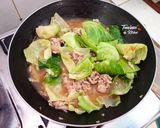 Foto langkah ke 5 dari resep Tumis Baby Cabbage (Saus Blackpaper).