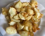 A picture of step 2 of Patatas Bravas.