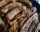 Foto del paso 2 de la receta: Tiritas de asado y chori (en aro circular)