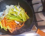 Foto del paso 2 de la receta: Salteado vegetariano c/ tofu y couz couz