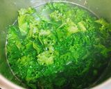 Hình bước làm 3 của món Canh Cải Kale Nấu Tôm Đất