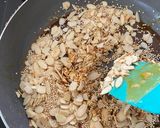 A picture of step 3 of Quinoa and almonds brittle.