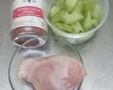 Foto langkah ke 1 dari resep Sambal Ayam Cincang Labu Siam ala Cap Ibu.