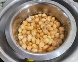 A picture of step 2 of Classic Hummus !!.