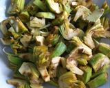 Foto del paso 2 de la receta: Tortilla de alcachofas con cebolla