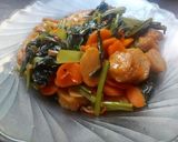 Foto langkah ke 7 dari resep Tumis bakso dan sayur.