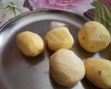 A picture of step 1 of Aloo Lacche Ke Pakode.