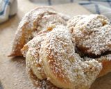 Mogyorós kifli recept fázis 2 fotója