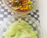 Foto del paso 2 de la receta: Ensalada con Caigua Chilena, mix de Pimientos y Hongos !