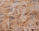 Foto del paso 5 de la receta: Espaguetis con nata y picada de criollo