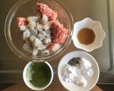 Hình bước làm 1 của món Giò tôm mùa hạ