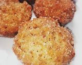 A picture of step 7 of Donut muffins.