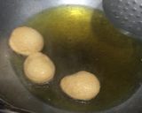A picture of step 5 of Golgappe with Teekha pani.