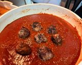 Foto langkah ke 5 dari resep Meatballs à la Italian Restaurant.