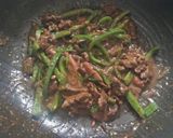 A picture of step 6 of Dry beef chilli.
