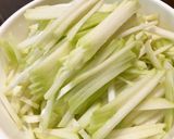 Hình bước làm 1 của món Su Su Xào Dầu Hào