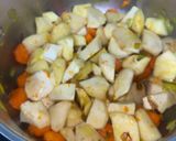 Foto del paso 3 de la receta: Puré de ñame, colinabo y boniato con chips de manzana,, semillas de chía y cúrcuma