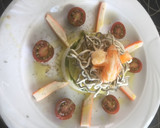 Foto del paso 4 de la receta: Timbal de patata 🥔 queso fresco, verduras, gulas y langostinos 🦐