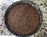 Foto del paso 4 de la receta: Tarta de crema pastelera y fresas (base pie de miel)